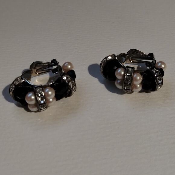 Vintage Black Bead Faux Pearl Rhinestones Silver Tone Half Hoop Clip-On Earrings - Picture 2 of 5